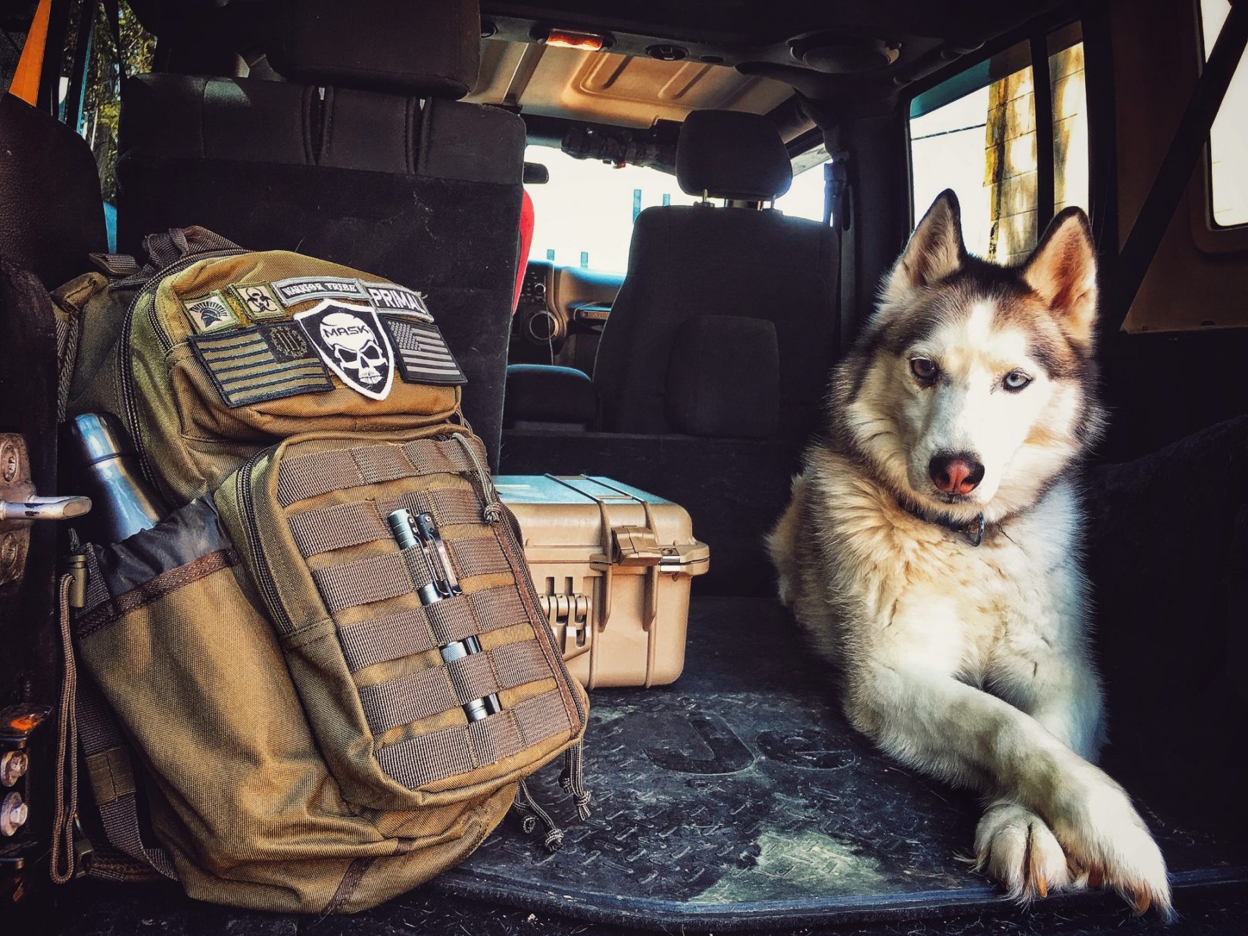 Comfortably Carry Your EDC W/ The 3V Gear Outlaw Sling Pack